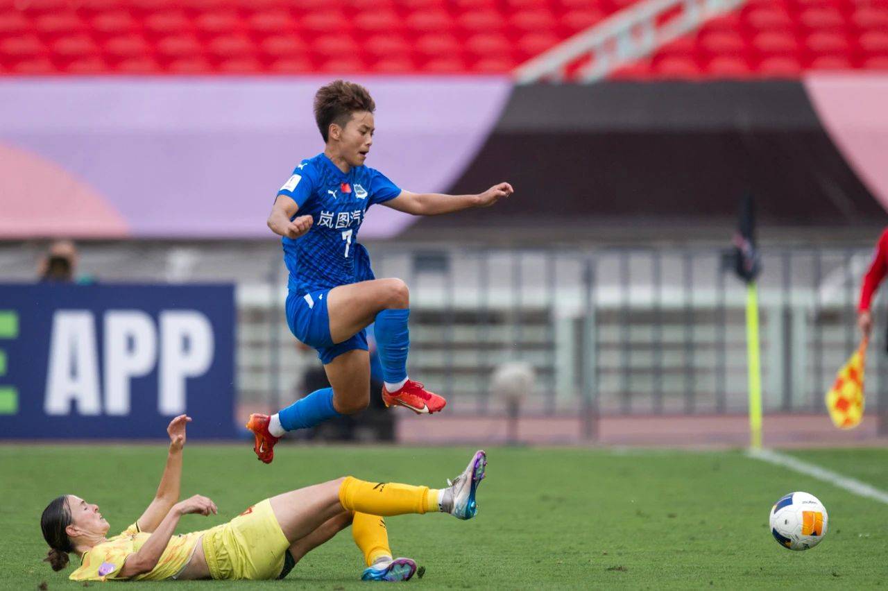 赛后武汉三镇备战全明星赛，迎来里程碑细节曝光，赛场秩序良好，临场指挥获称赞的简单介绍