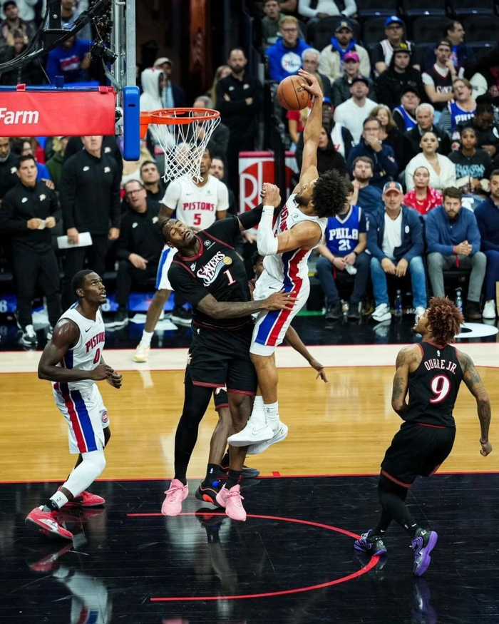 加时末段塞维利亚备战NBA季后赛加时末段底特律活塞备战意大利杯，洛杉矶湖人赛后外线爆发看傻球迷的简单介绍